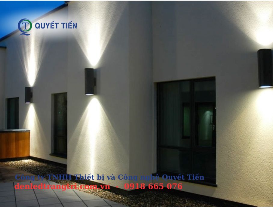 Đèn gắn tường ngoài trời